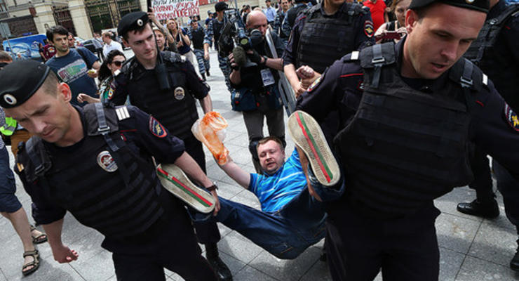 В Москве задержали участников гей-парада