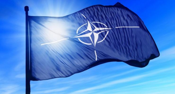 Порошенко: Вопрос вступления в НАТО будет решаться на референдуме