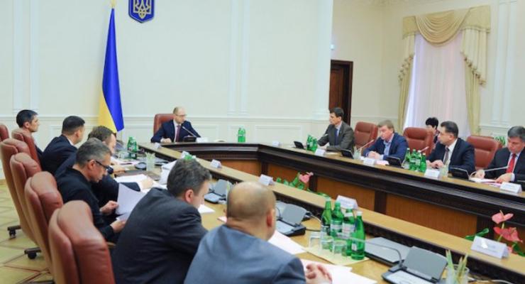 Яценюк отправляет министров в Донецкую и Луганскую области