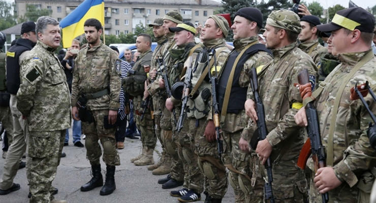 Порошенко: С начала АТО на Донбассе погибли 112 милиционеров и 154 бойца Нацгвардии