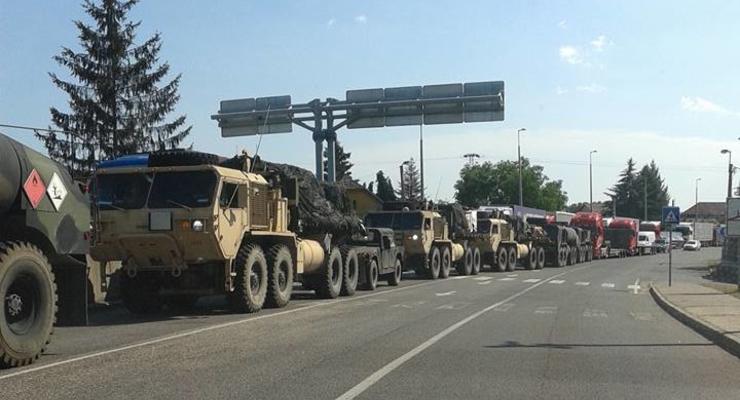 В Венгрии на границе с Украиной СМИ заметили военную технику