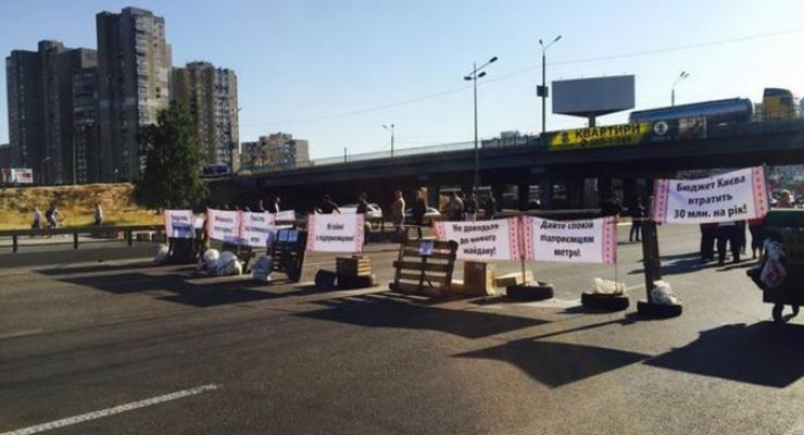 Предприниматели, перекрывшие проспект Бажана в Киеве, отправились к Кличко