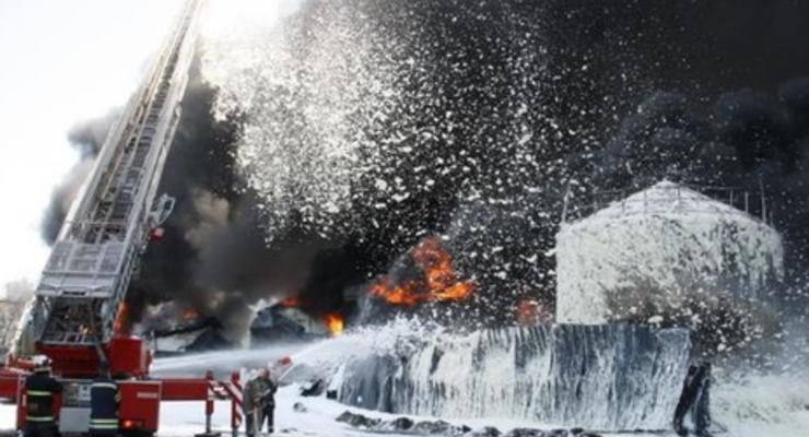 В КГГА сообщили, когда потушат пожар на нефтебазе под Киевом