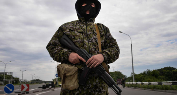 ОБСЕ увидела несовершеннолетних с оружием на блокпосту ДНР возле Широкино