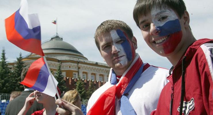 В Госдуме хотят ввести еженедельное исполнение гимна в школах РФ