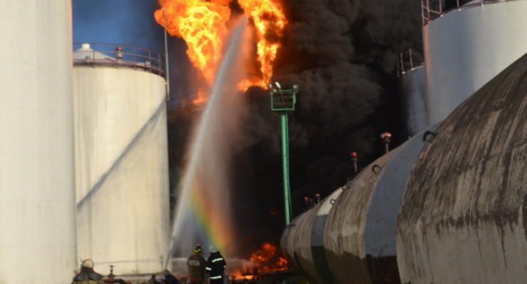 ГСЧС: Причиной нового возгорания на нефтебазе стал статический разряд