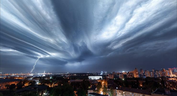 Погода на неделю: жара в Украине спадет, ожидаются дожди
