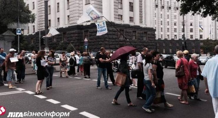 Митингующие под Радой разблокировали улицу Грушевского