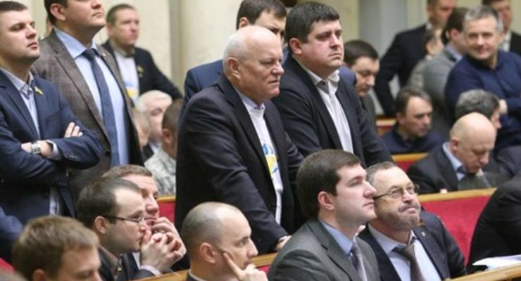 Рада намерена открыть информацию о деятельности депутатов и их помощников