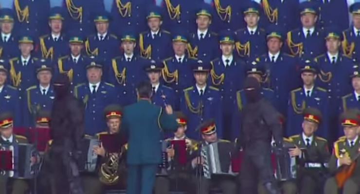 Российские спецназовцы исполнили танец роботов под романс "Дорогой длинною"