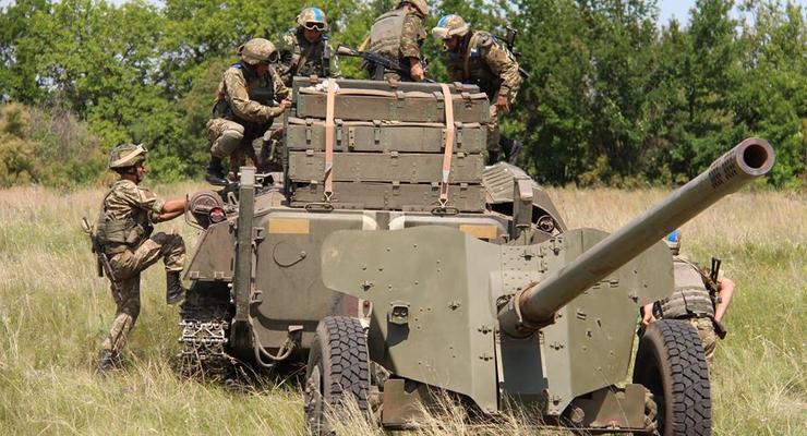 Террористы продолжают укреплять бронетехникой Донецк и Луганск - Тымчук