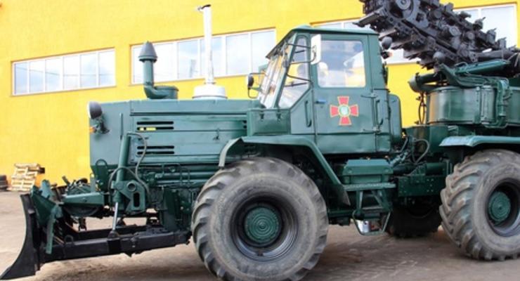 Нацгвардии подарили полковую землеройную машину за 200 тыс. грн