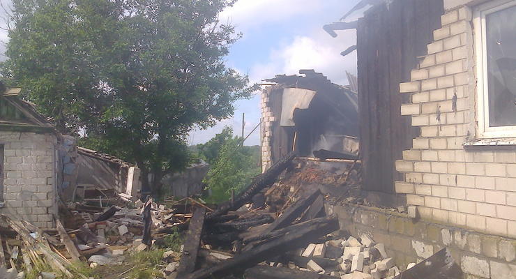 Луганскую область обстреливают практически по всей линии фронта