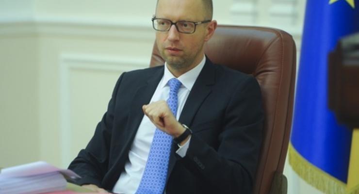 Яценюк обещает дополнительные 40 млрд грн местным властям за счет децентрализации