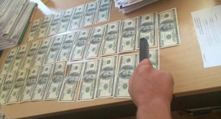 В Одессе при получении взятки задержаны два налоговика