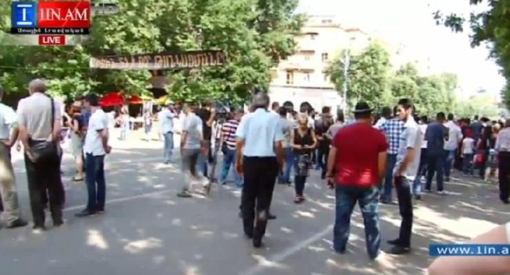 В Ереване в полиции пригрозили вновь разогнать тарифный Майдан