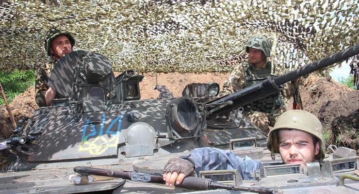 Сутки в зоне АТО: Террористы более 100 раз обстреляли позиции силовиков