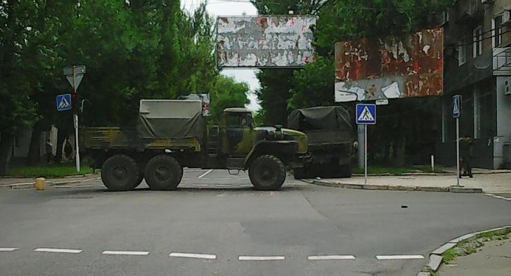 В Донецке грузовик боевиков протаранил автомобиль: один погибший