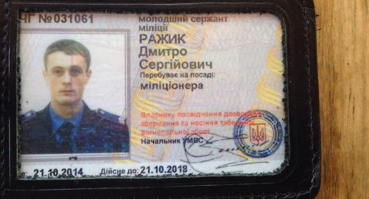 В Чернигове пьяный милиционер избил агитаторов кандидата в нардепы