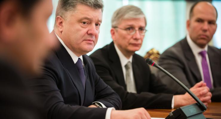 Порошенко прокомментировал статус Донбасса в новой Конституции
