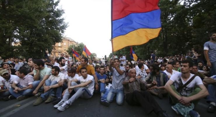 Парламент Армении одобрил получение кредита от РФ на $200 млн