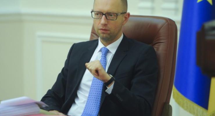 Яценюк: Народные депутаты должны уважать свою страну