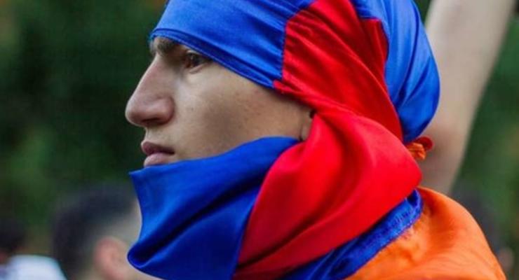 Протесты в Армении: Митингующие хотят устроить пикет у резиденции президента