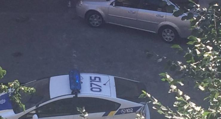 В Киеве наряд новой патрульной полиции вызвали, чтобы угомонить "традиционных" милиционеров