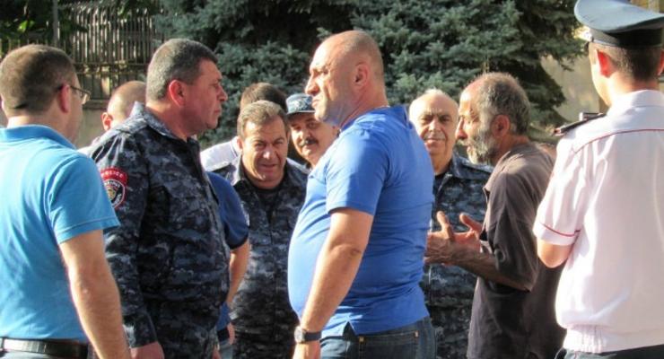 В Ереване полиция поставила протестующим ультиматум
