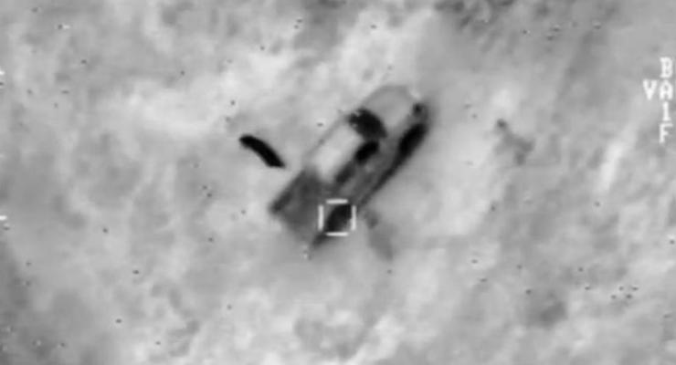 Опубликовано видео авиаударов по лагерю террористов ИГ в Ираке