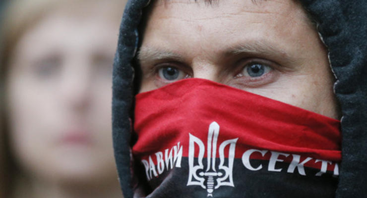 СМИ: "Правый сектор" поставил на выезде из Киева блокпост