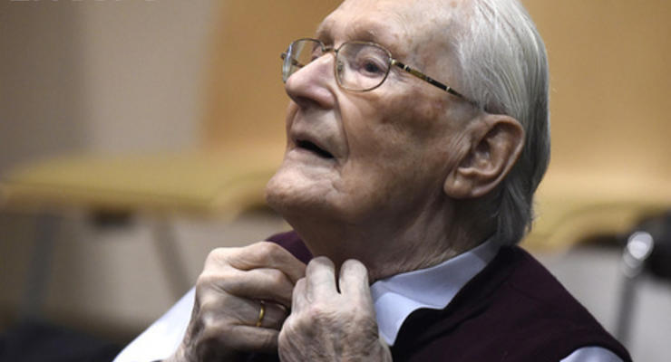 В Германии 94-летнего "бухгалтера "Аушвица" осудили на четыре года