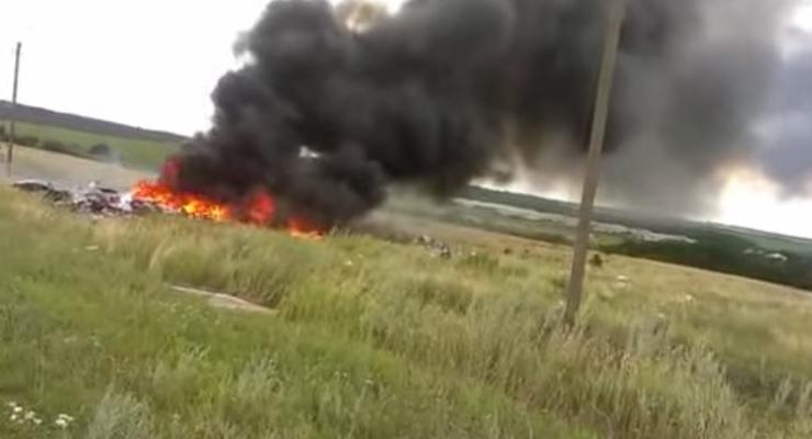 "Мамочки, там еще люди!": В Сети появилось новое видео сразу после падения MH17