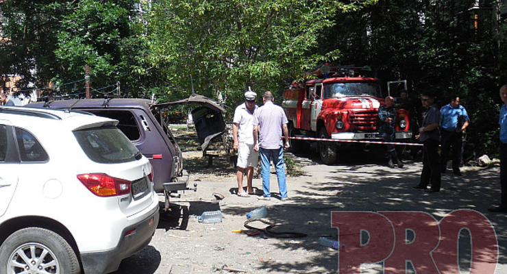 В центре Бердянска взорвался автомобиль