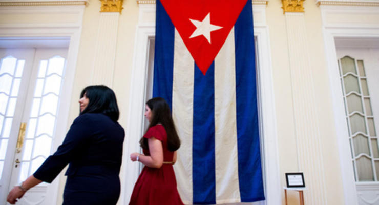 В здании американского госдепартамента официально вывесили флаг Кубы