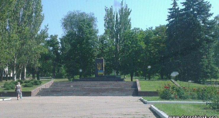 В прифронтовом Дзержинске снесли памятники Ленину и Дзержинскому