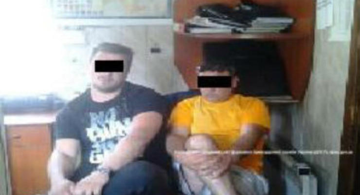 В Закарпатье задержали двоих мужчин, подозреваемых в пытках и захвате заложников