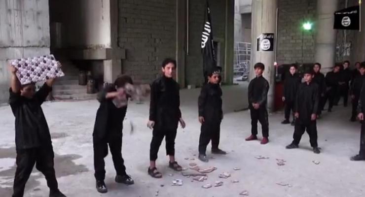 Исламское государство: в Сеть попало видео тренировок детей-боевиков