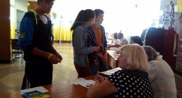 На выборах в Чернигове ожидает активизации провокаций после 16:00 - Гацко