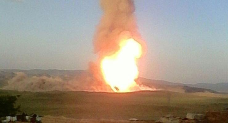 В Турции взорвался газопровод: столб дыма поднялся на сотни метров в небо