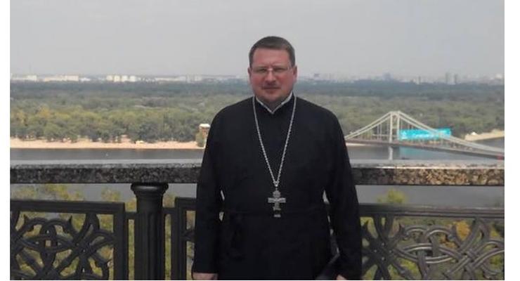 Скончался священник, в которого стреляли в Киеве