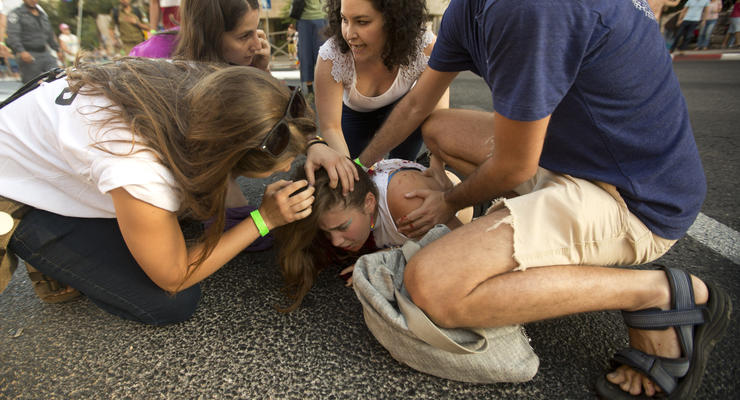 В Израиле ультраортодокс ранил ножом шесть участников гей-парада