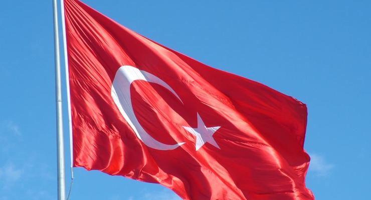 В Турции смертник напал на военную часть