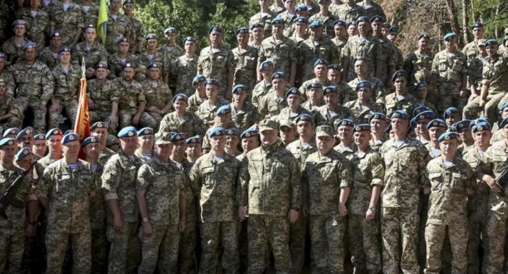 Порошенко рассказал о новом вооружении десантных войск