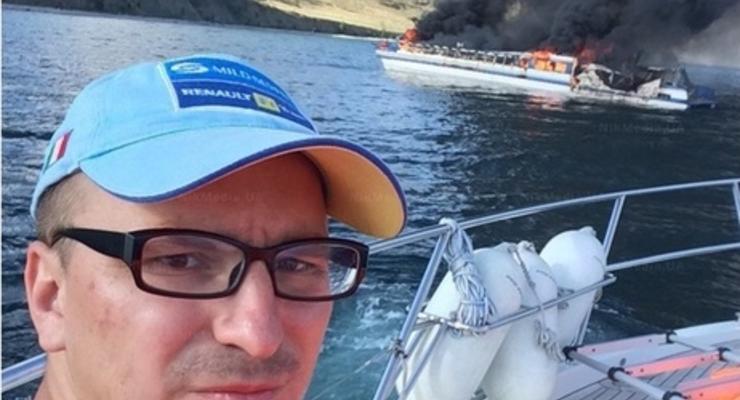На озере Байкал загорелся пассажирский теплоход "Баргузин"