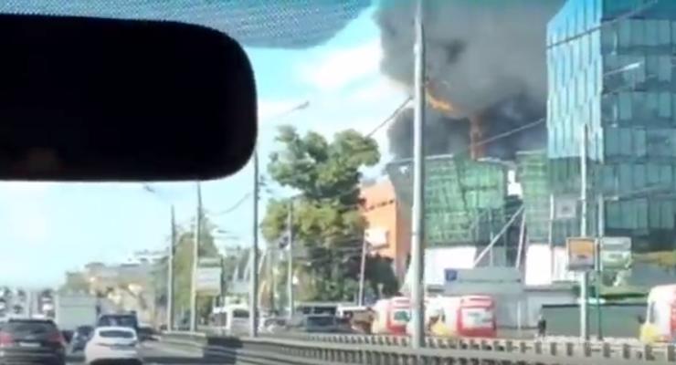 Дым от горящего пенопласта накрыл часть Москвы