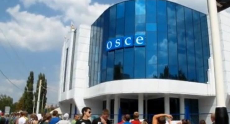 Замглавы СММ ОБСЕ Хуг: Около 200 человек протестовали в Луганске против работы миссии ОБСЕ