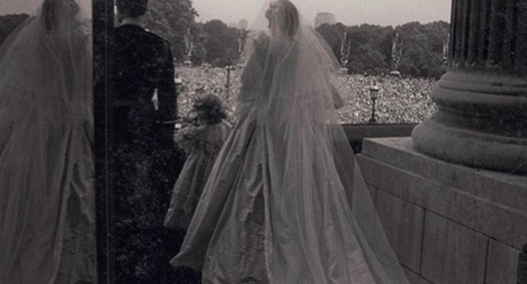Фотографии со свадьбы принца Чарльза и Дианы уйдут с молотка
