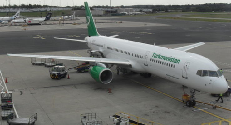 Госавиаслужба Украины аннулировала право Turkmenistan Airlines на полеты в Киев