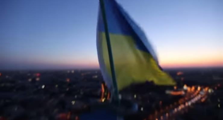 Руфер Мустанг обнародовал видео покраски звезды в Москве